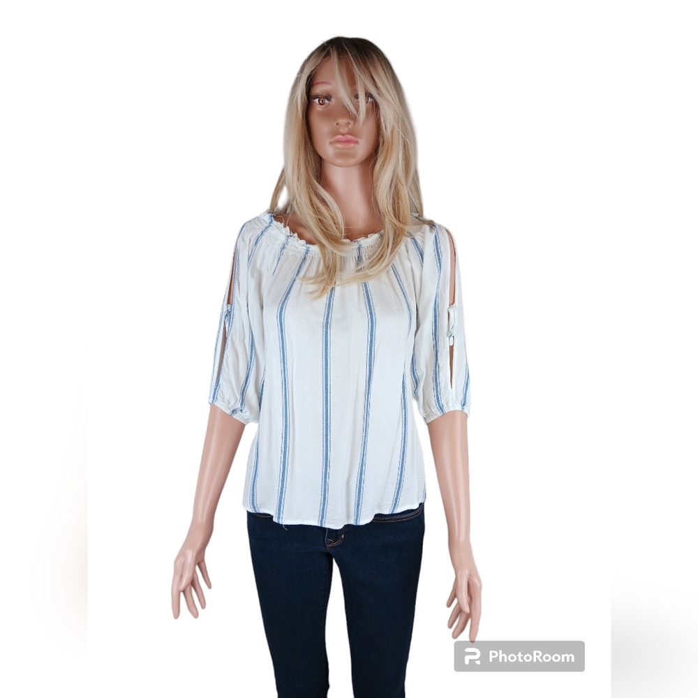 Loose fitting, slit sleeved, rounded neckline blouse - Picture 4 of 8